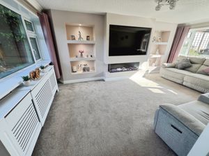 Lounge- click for photo gallery